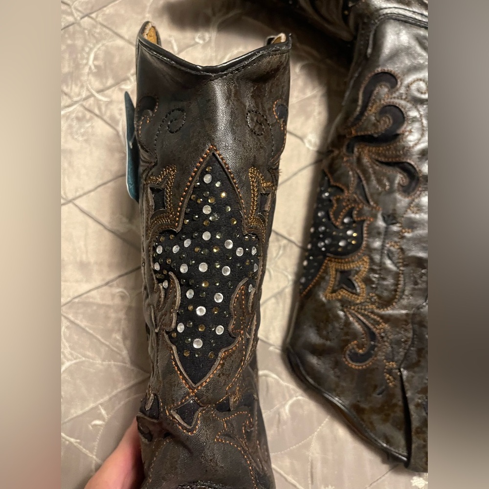 Corral Black and Brown Embroidered Heeled Boots NWT - Picture 3 of 9
